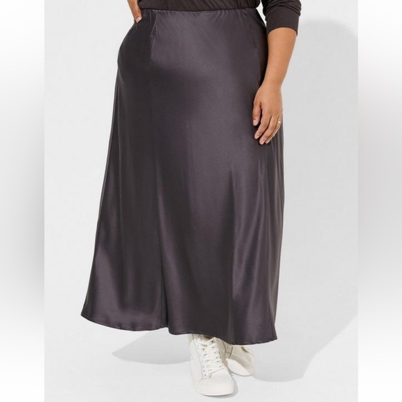 🅽🅴🆆 𝖳𝗈𝗋𝗋𝗂𝖽 𝖬𝖺𝗑𝗂 𝖫𝗈𝗇𝗀 𝖲𝗄𝗂𝗋𝗍 - Picture 3 of 10